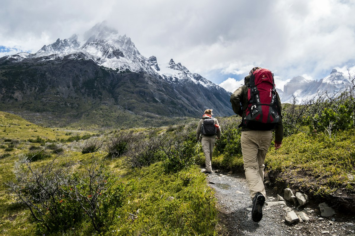 Kniearthrose und Treppen: Warum Stufen so herausfordernd sind